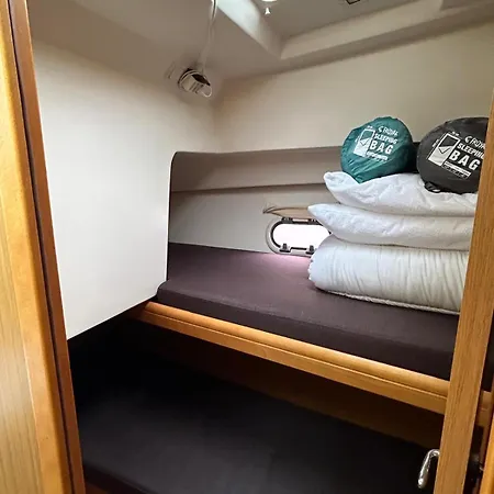 Bateau Nuit Insolite Úszó hotel *